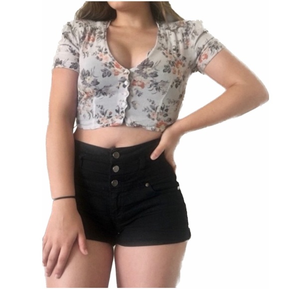Urban Outfitters Tops - Urban Outfitters Kimchi Blue Floral Cropped Lavender Purple Button Up V-Neck Top